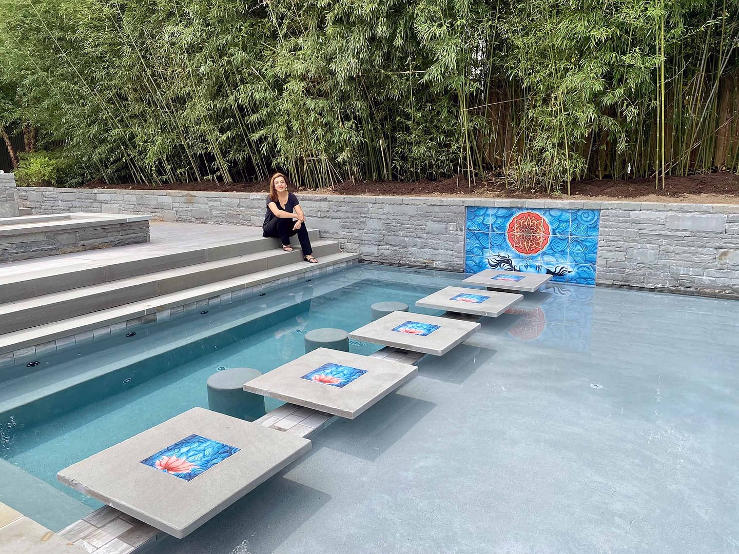 BEAUTIFUL PORCELAIN TILES FOR A SWIMMING POOL